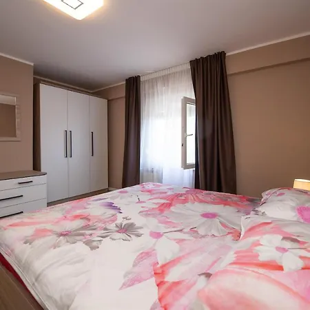 Carmen Apartment *