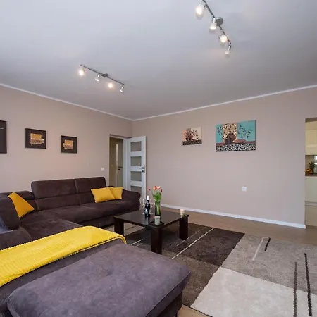 Carmen Apartment *