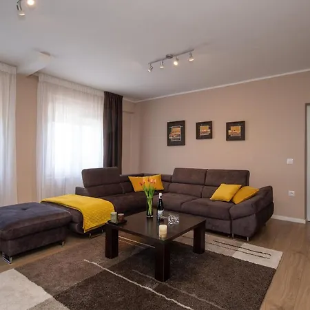 Carmen Apartment