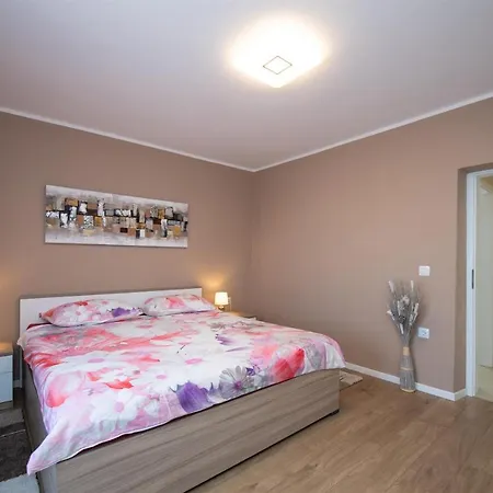 Apartman Carmen *